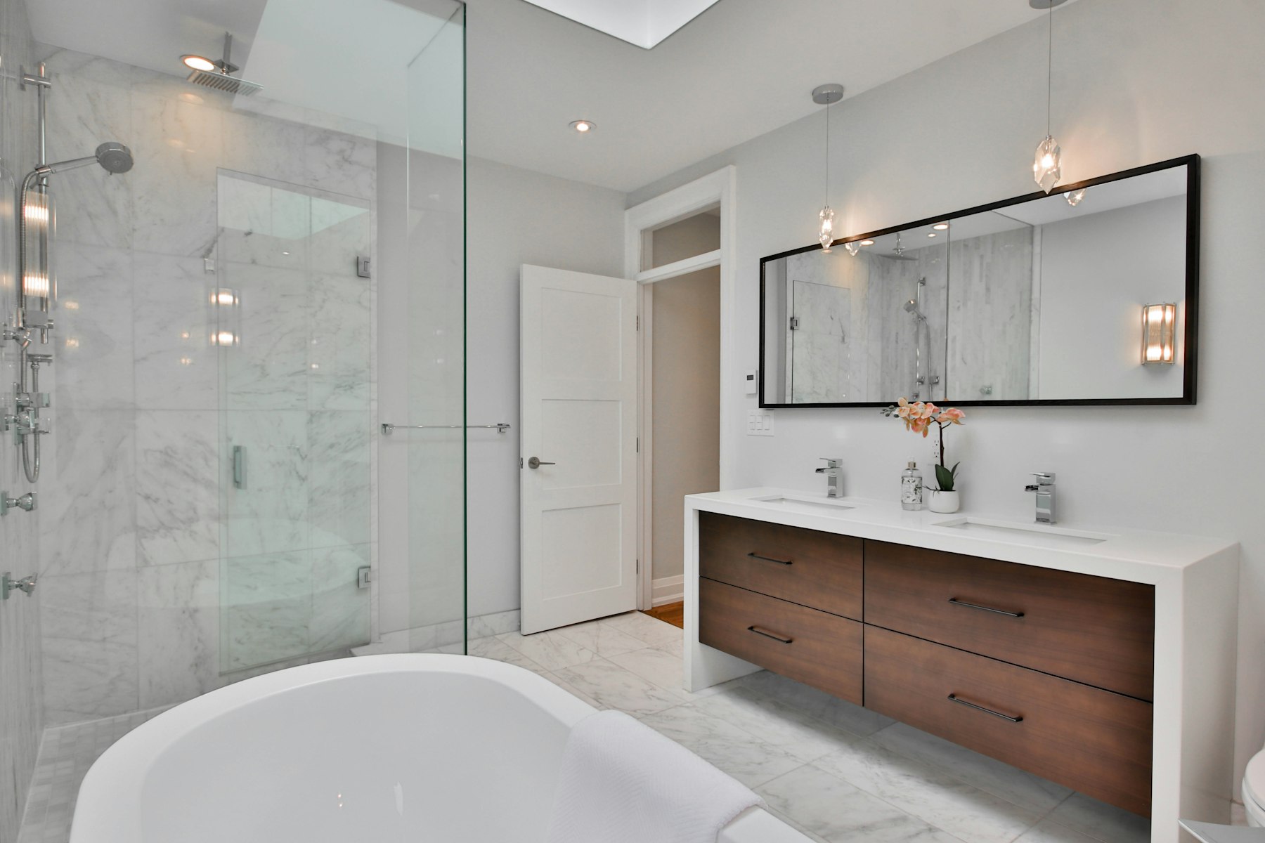 Badezimmer nach der Sanierung durch Meister Schade